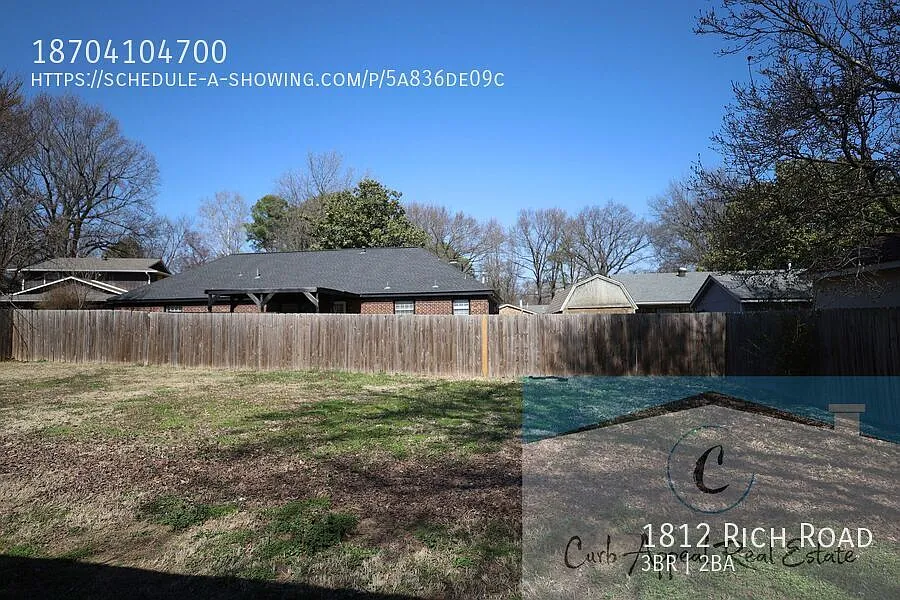 3 Bedroom 2 Bath Home in Beautiful Neighborhood! A must see!! — Photo 2