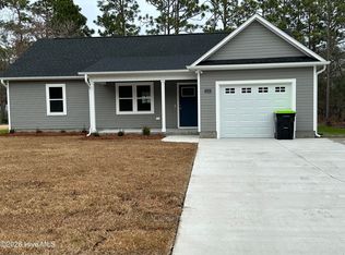 1121 Beaufort Rd, Southport, NC 28461