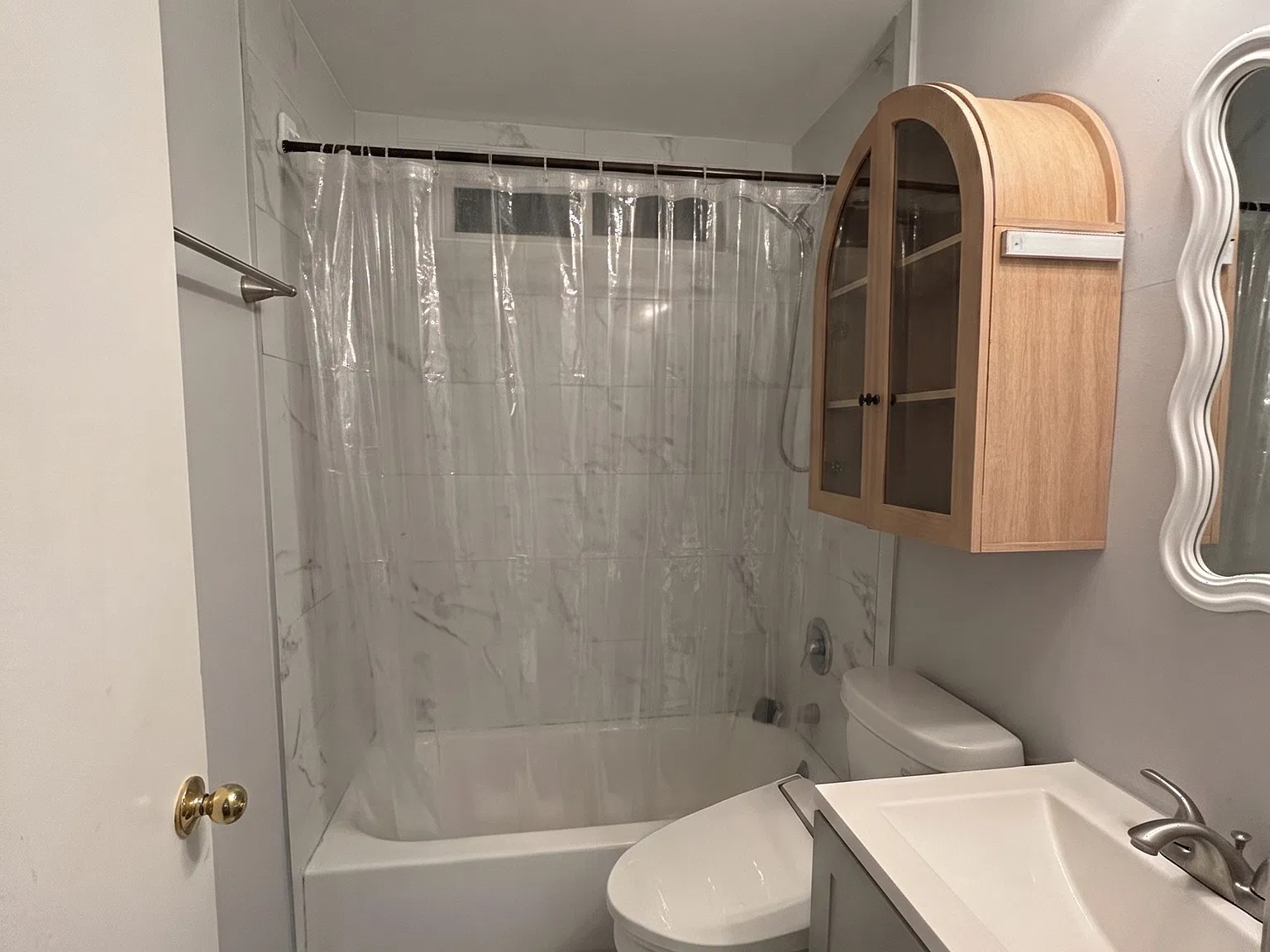 2 bed, 900 sqft, $2,200 — Photo 3