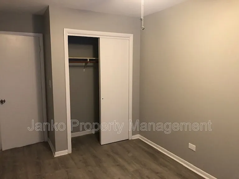 3333 Commercial Ave #16 — Photo 2