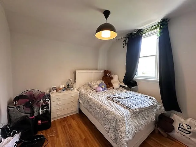 299 Wellington St — Photo 3