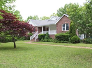 1207 Forest Dr, Crossville, TN 38555