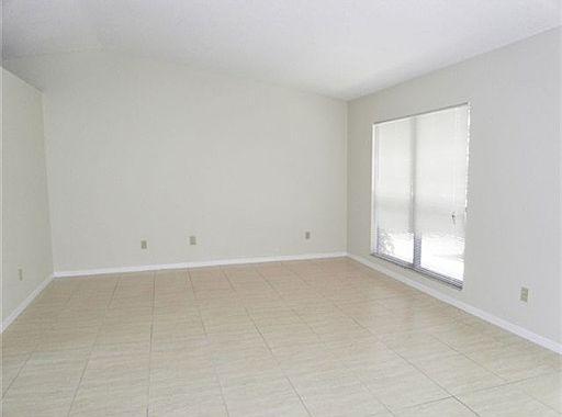 3rd image of 2172 SW Cameo Blvd