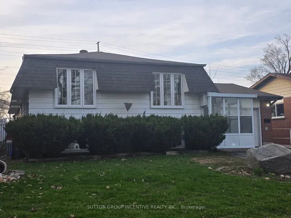 50 Farmingdale Cres, Barrie, ON L4M 5E5