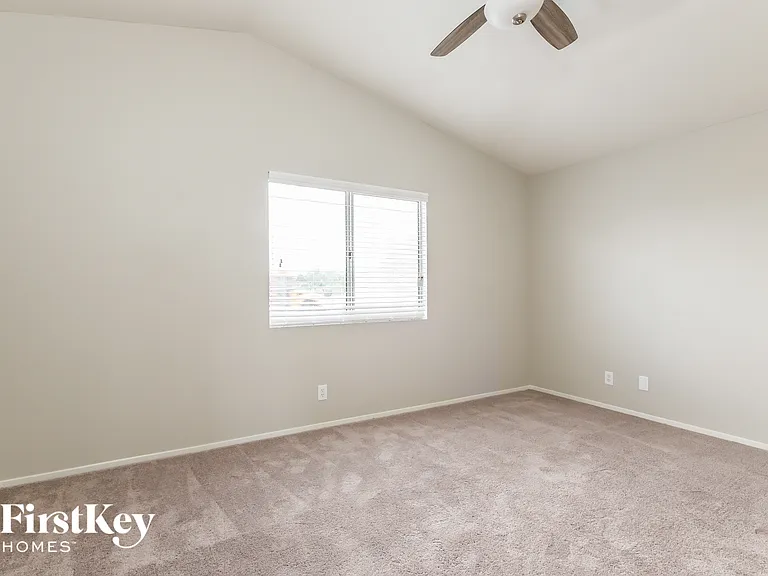 1573 Alpine Hills Ave — Photo 10