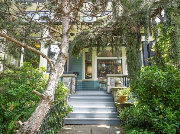 1377 Rockland Ave, Victoria, BC V8S 1V7