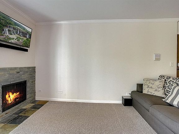 4th image of 331 Silverwood Ct