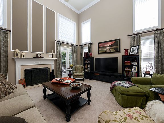 3rd image of 2903 Blackburn Dr