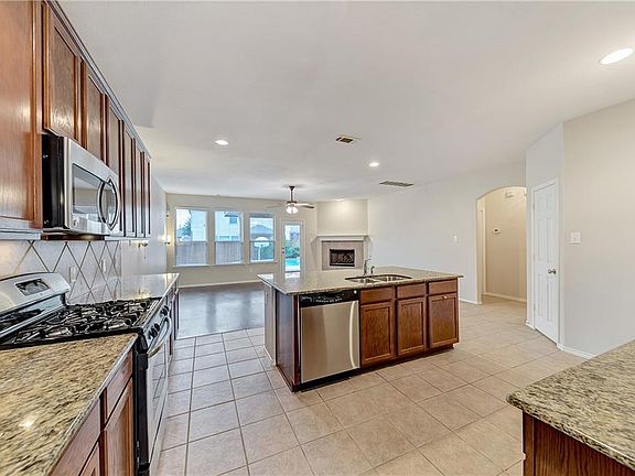 4th image of 9129 Brook Hill Ln