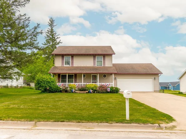 1002 Sherman St, Dysart, IA 52224