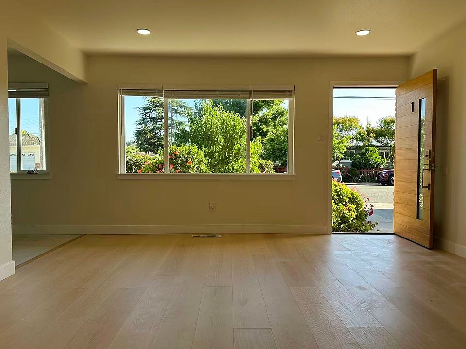 1st image of 324 Camille Ct #1