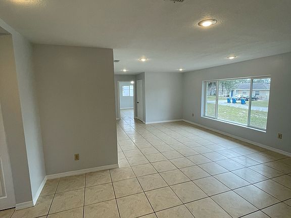 5th image of 833 Blackwood Dr