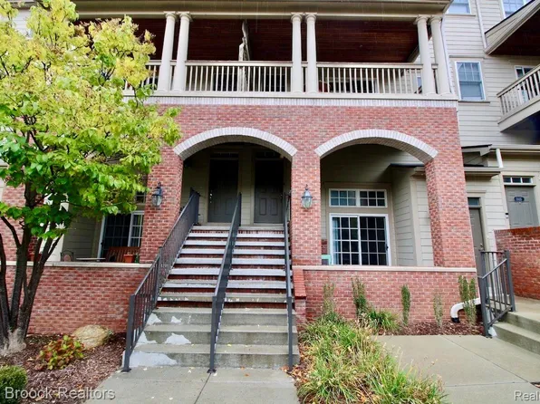 3931 Forester Blvd, Auburn Hills, MI 48326
