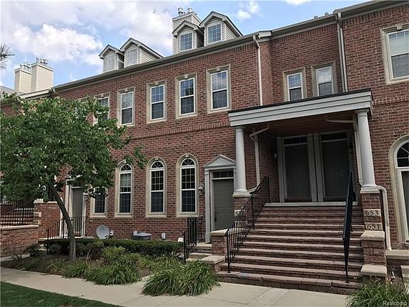 2nd image of 657 W River Park Village Blvd #1