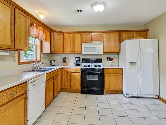 5th image of 8546 Orchard Dr