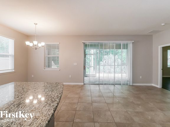 4th image of 33003 Sand Creek Dr