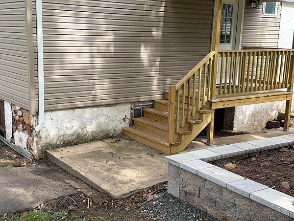 3rd image of 202 Stony Run Rd