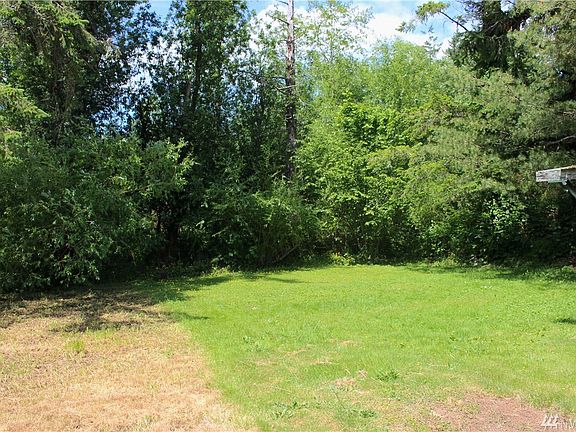 0.45 size acre yard for dogs to run or kids to play.