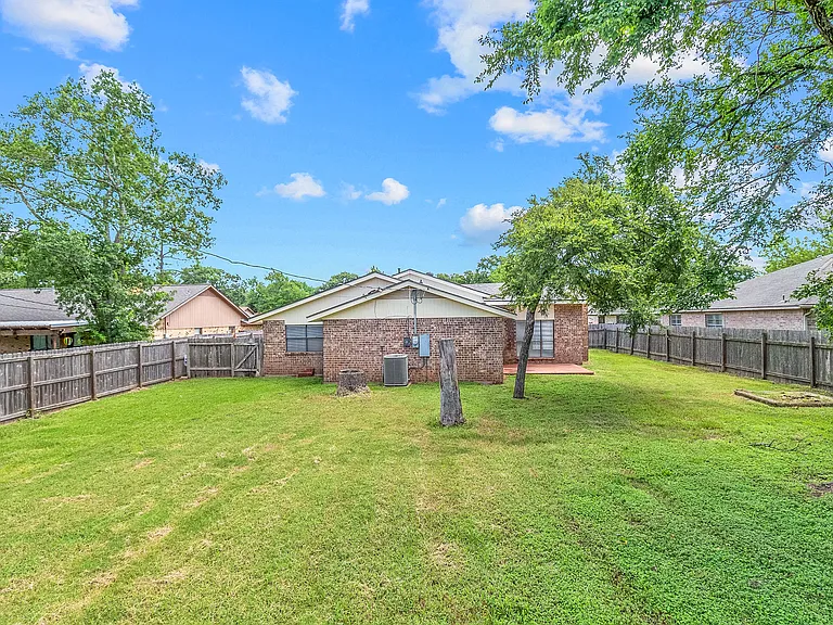 2910 Jennifer Dr — Photo 22