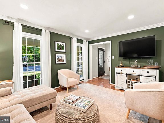 5th image of 304 Saddle Ridge Rd