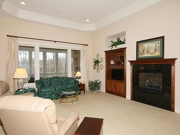 3rd image of 9673 Fox Creek Ln