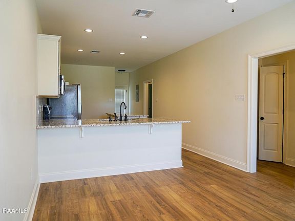 4th image of 103 Pioneer Dr