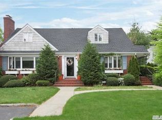 194 Nassau Blvd, Garden City, NY 11530