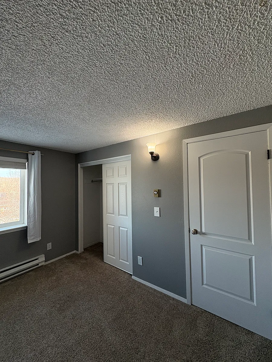Building Photo - 246 Harvest Dr