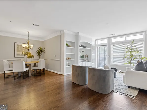 3334 Peachtree Rd NE APT 109, Atlanta, GA 30326