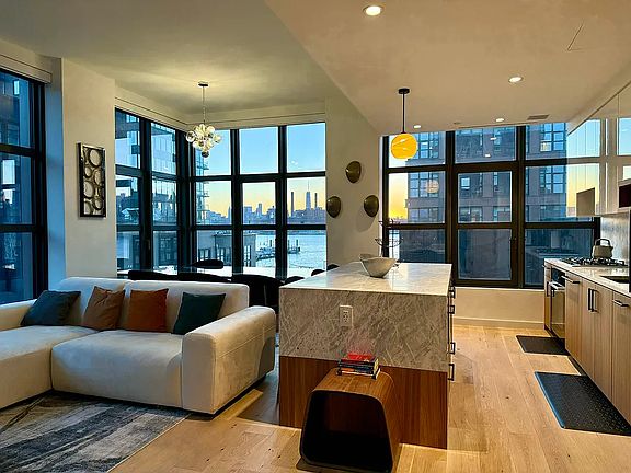 3rd image of 29 Huron St #4C