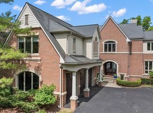 3625 Wards Point Dr, West Bloomfield, MI 48324