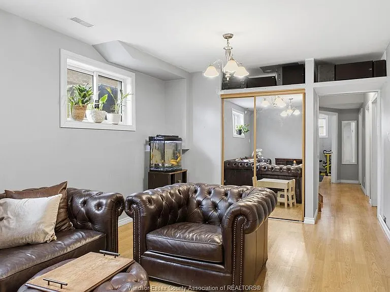 1646 Langlois Ave — Photo 26