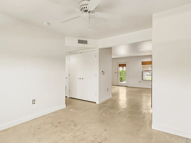 Dot Commons Apartments — Photo 18