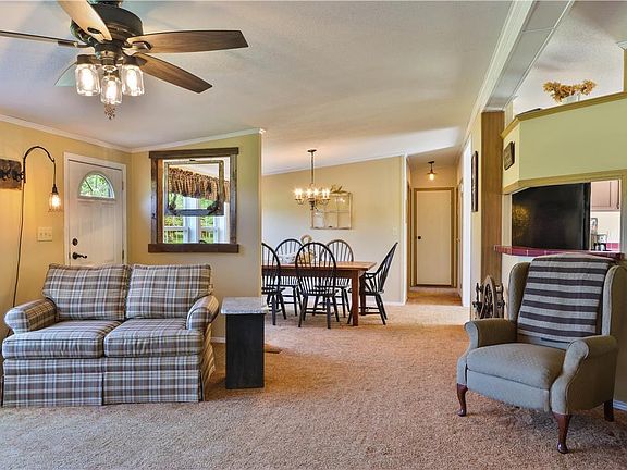 5th image of 1060 Walnut Dr
