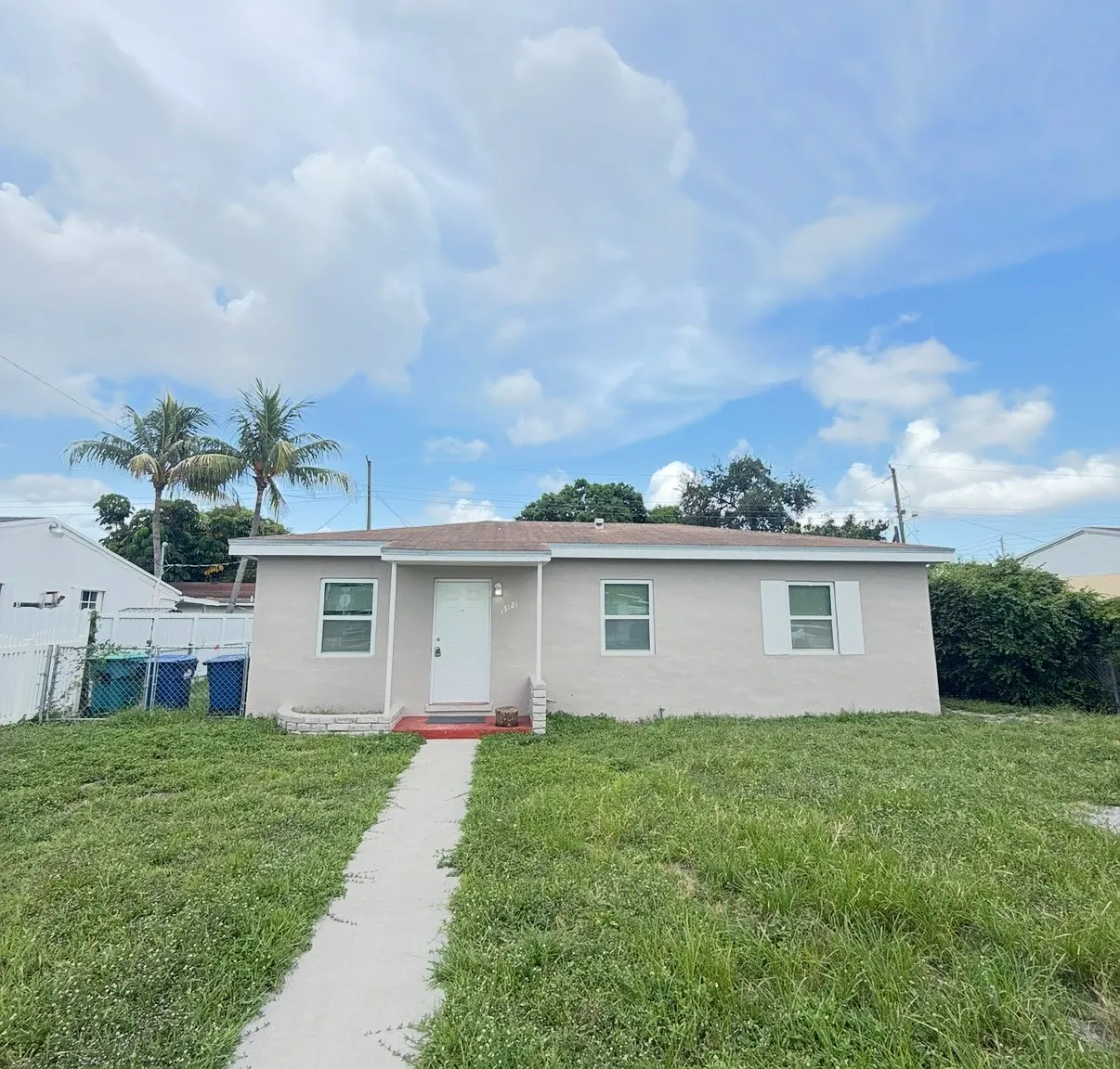 3 bed, 1017 sqft, $2,700 — Photo 1