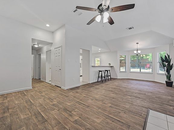 5th image of 7205 Oak Meadow Dr #B