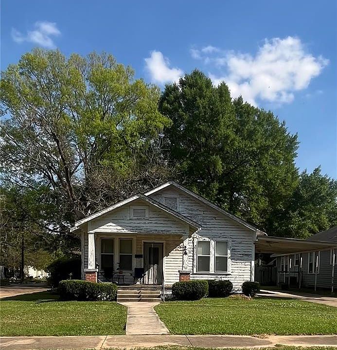 1st image of 2401 Madeline St