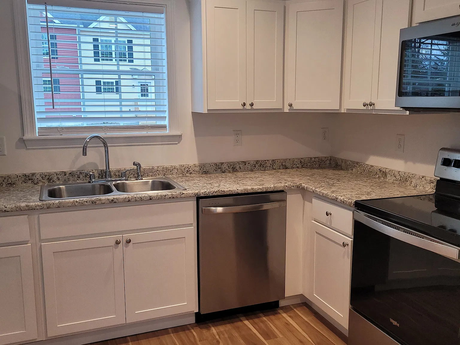 2 bed, 1200 sqft, $1,875 — Photo 3