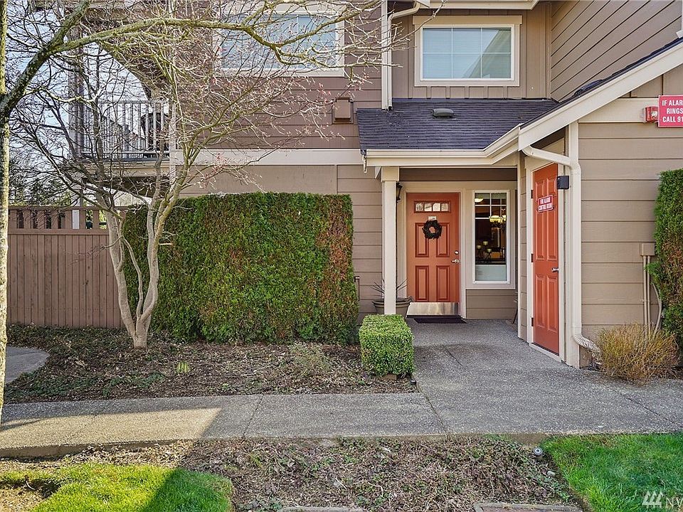 1st image of 5012 146th Pl NE Unit 101