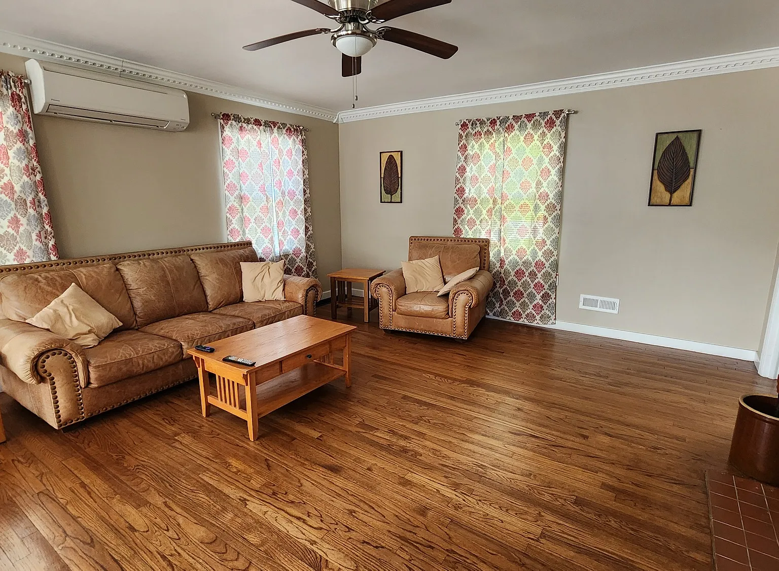 4 bed, 2000 sqft, $3,500 — Photo 3