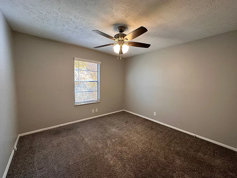 Breckenridge Apartment Homes — Photo 19
