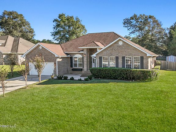 3rd image of 16720 Creek Ln