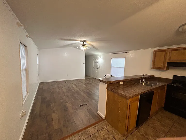 23 Paradise Ave — Photo 6
