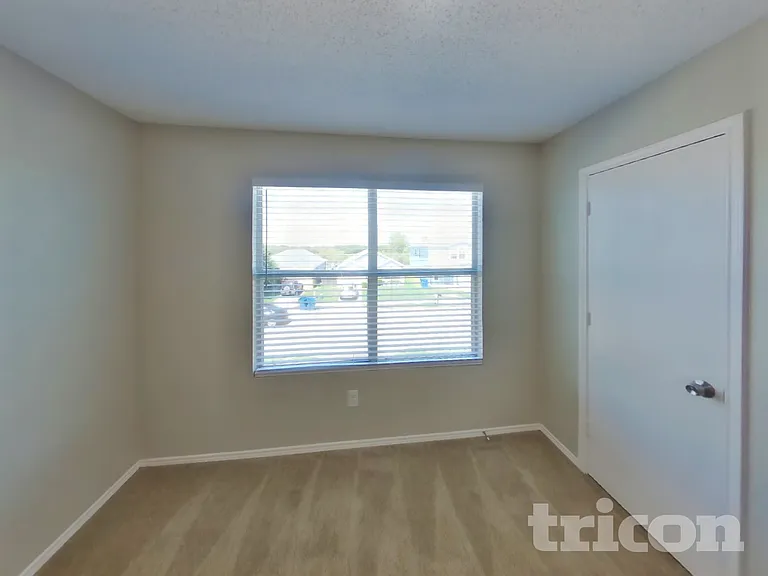 1708 Vineridge Ln — Photo 12