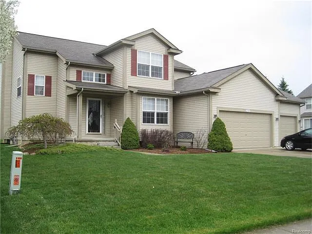2332 Matthew Ct photo 1