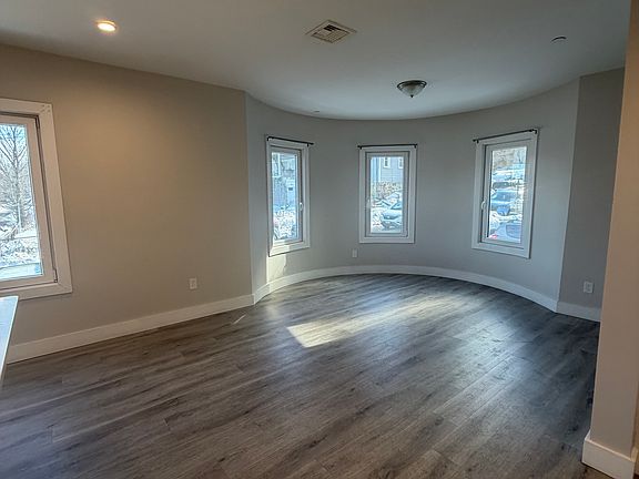 4th image of 86 Fayston St Floor 2