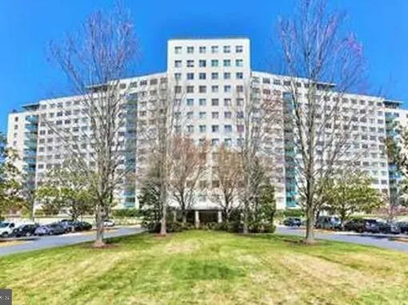 10201 Grosvenor Pl, Rockville, MD