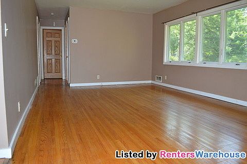 2nd image of 4746 Lakeview Ave N