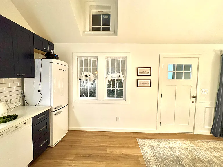 15001 W Thorne Ln SW — Photo 4