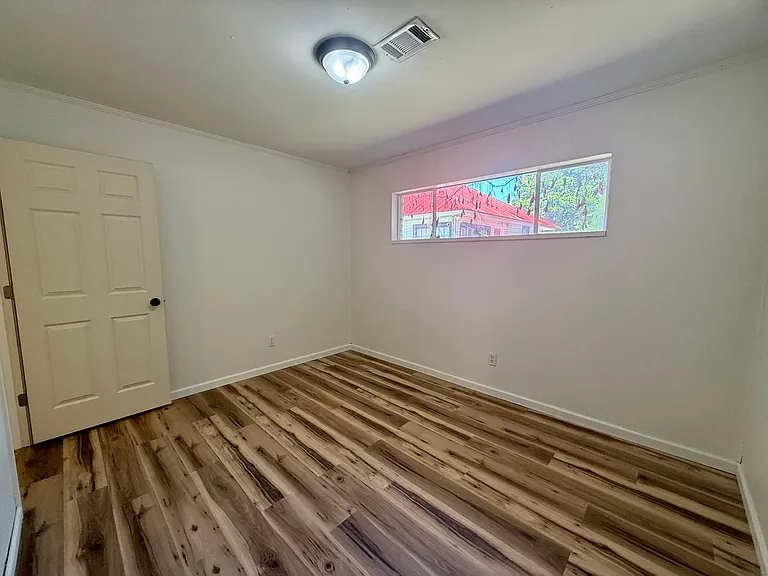 300 Olive St — Photo 7